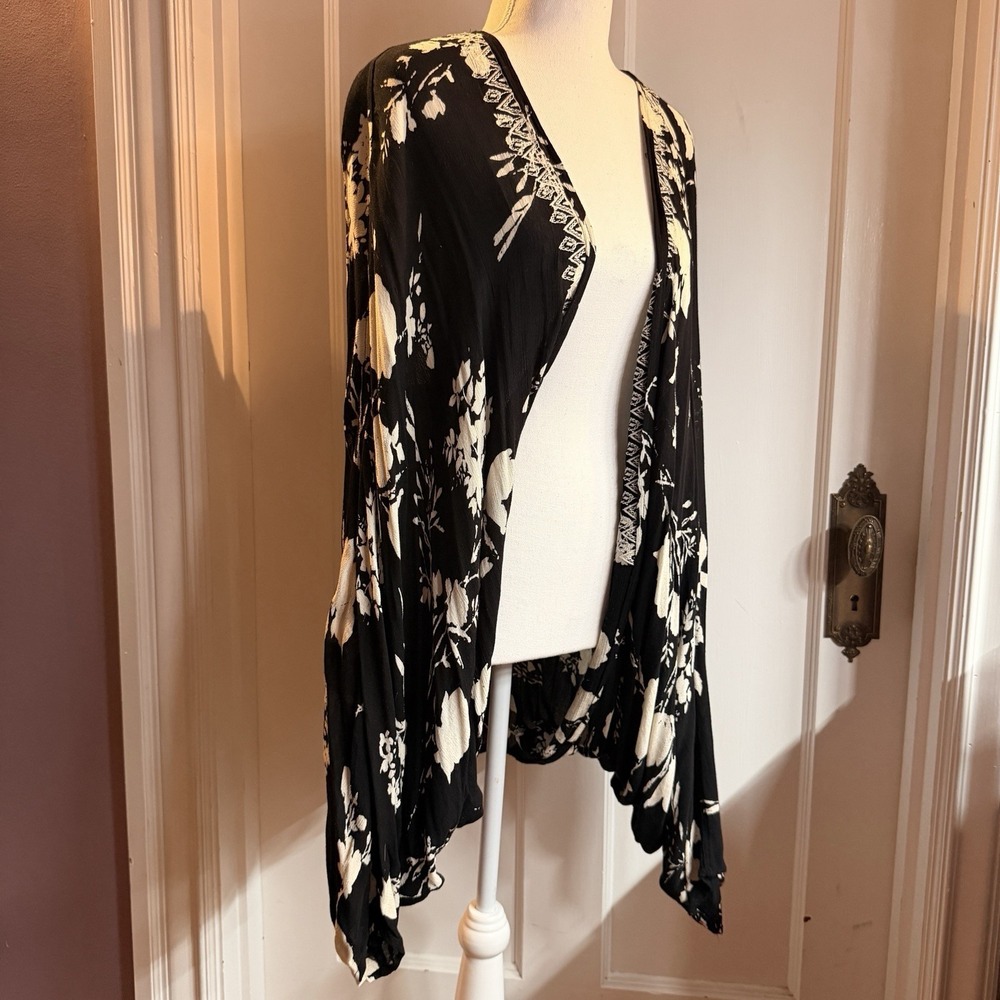 Lucky Brand Black And White Floral Kimono One Size - Picture 5 of 7